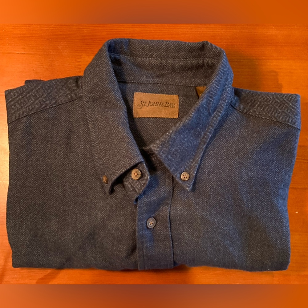 St. John’s Bay Mens Herringbone Shirt Long Sleeve Button Up Navy Blue EUC